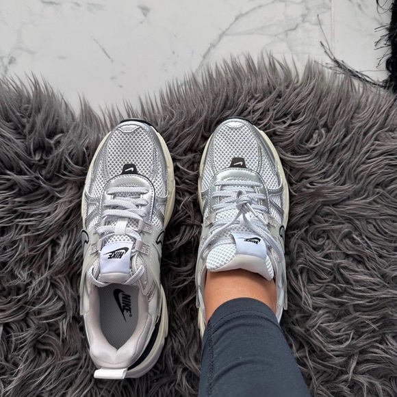 Nike V2K run - Picture 3 of 10